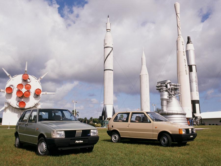  Fiat Uno 3-Door 1983 года  (фото 2 из 12)